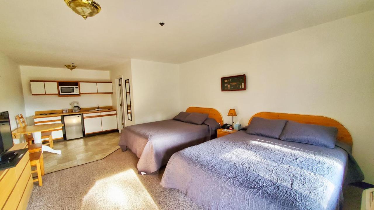 Corral Creek Lodge カーンビル エクステリア 写真