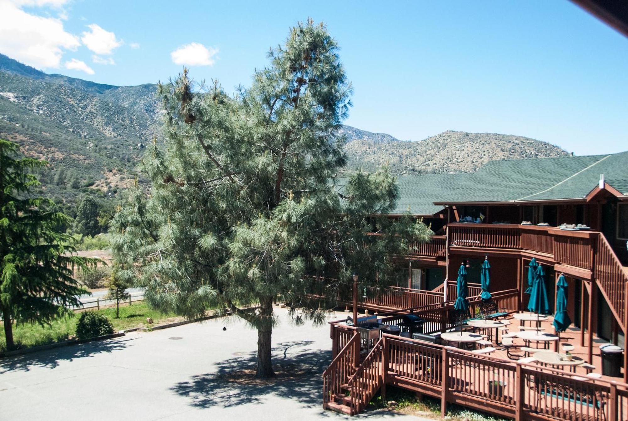 Corral Creek Lodge カーンビル エクステリア 写真