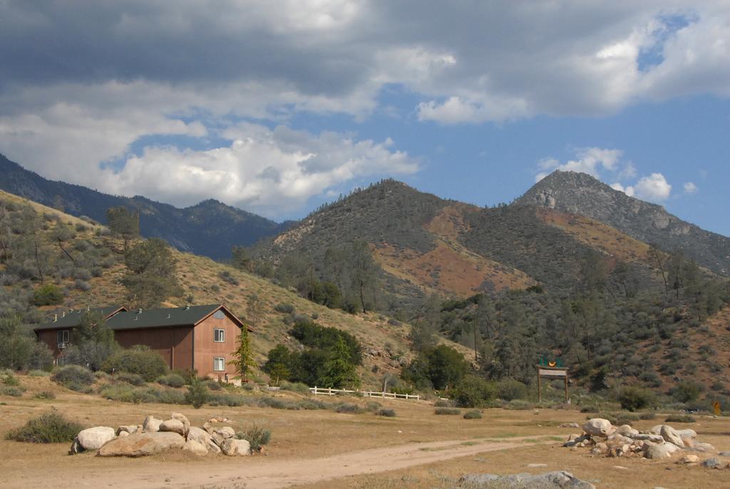 Corral Creek Lodge カーンビル エクステリア 写真
